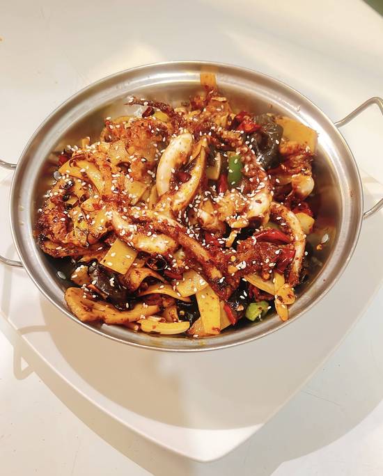 40. Spicy Squid Tentacles 干锅鱿鱼须